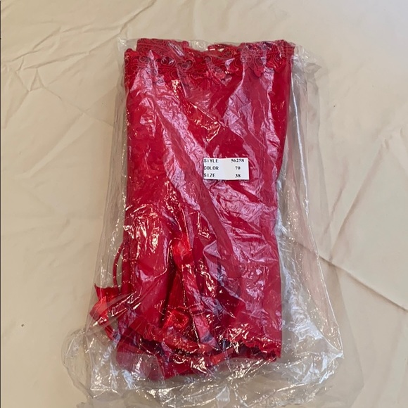 Red shaper lace up corset and garter belt🔥 - Picture 2 of 4